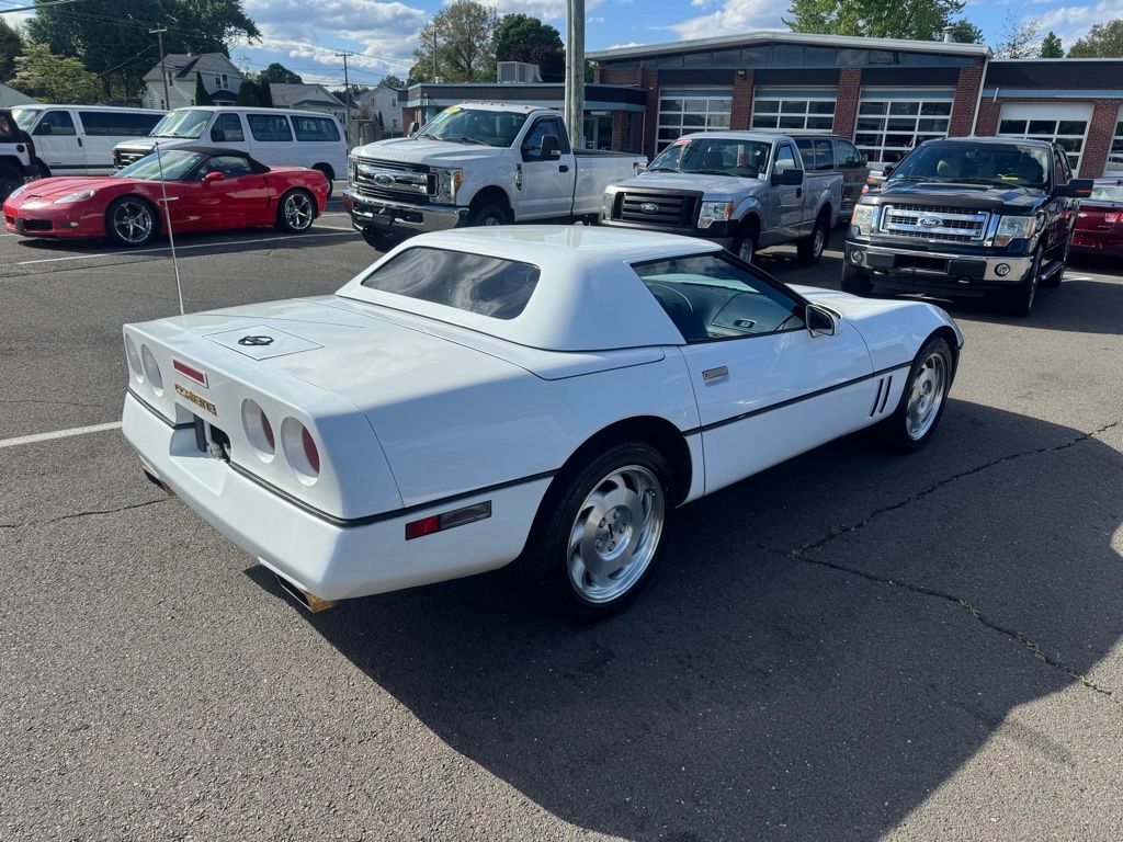 1990 Chevrolet Corvette view 4
