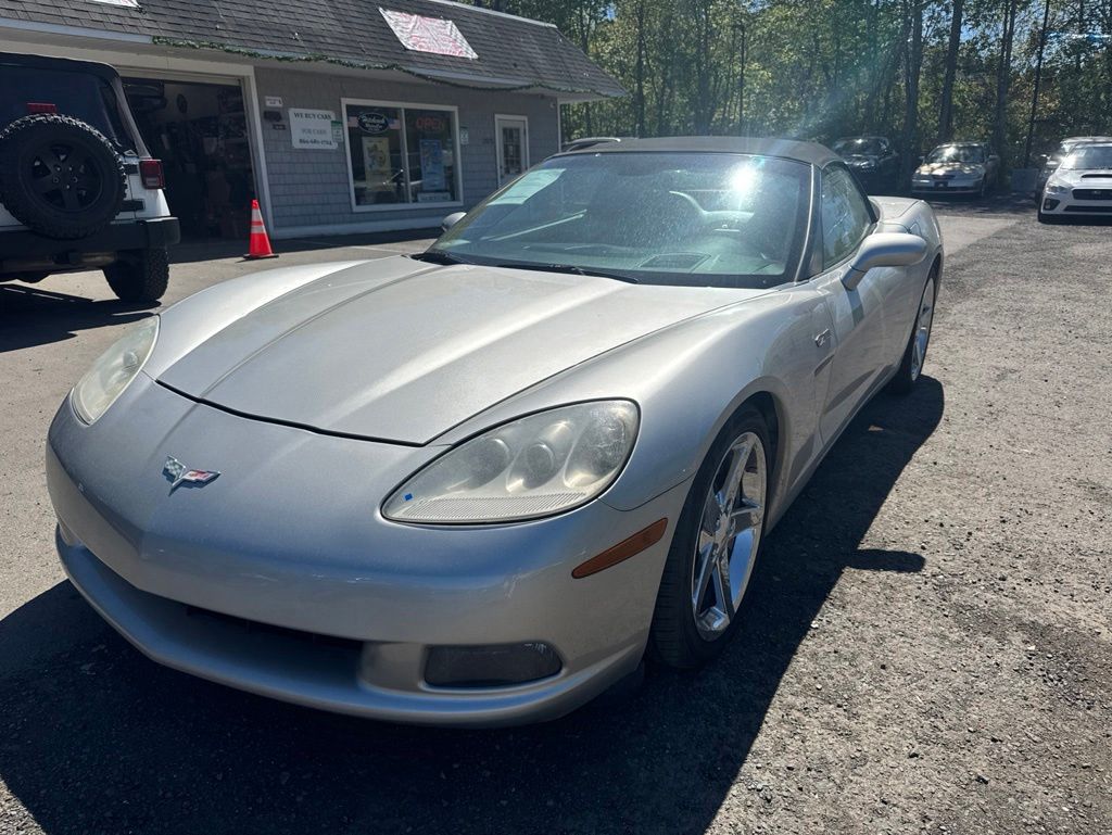 2005 Chevrolet Corvette view 2