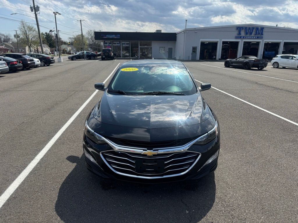 2020 Chevrolet Malibu view 2