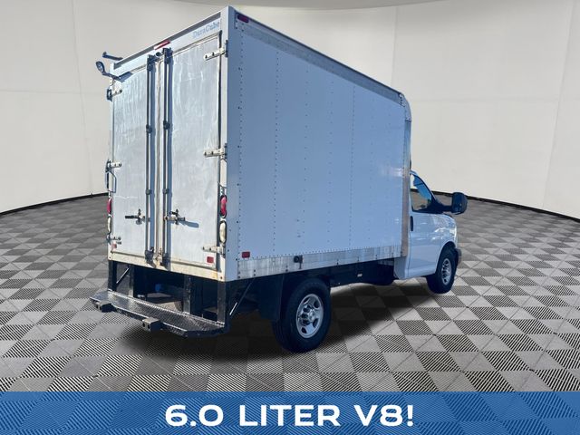 2017 Chevrolet Express 3500 view 5