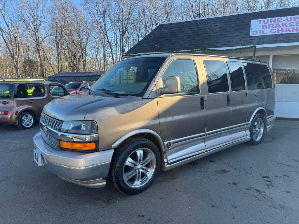 2004 Chevrolet Express Van G1500 view 2