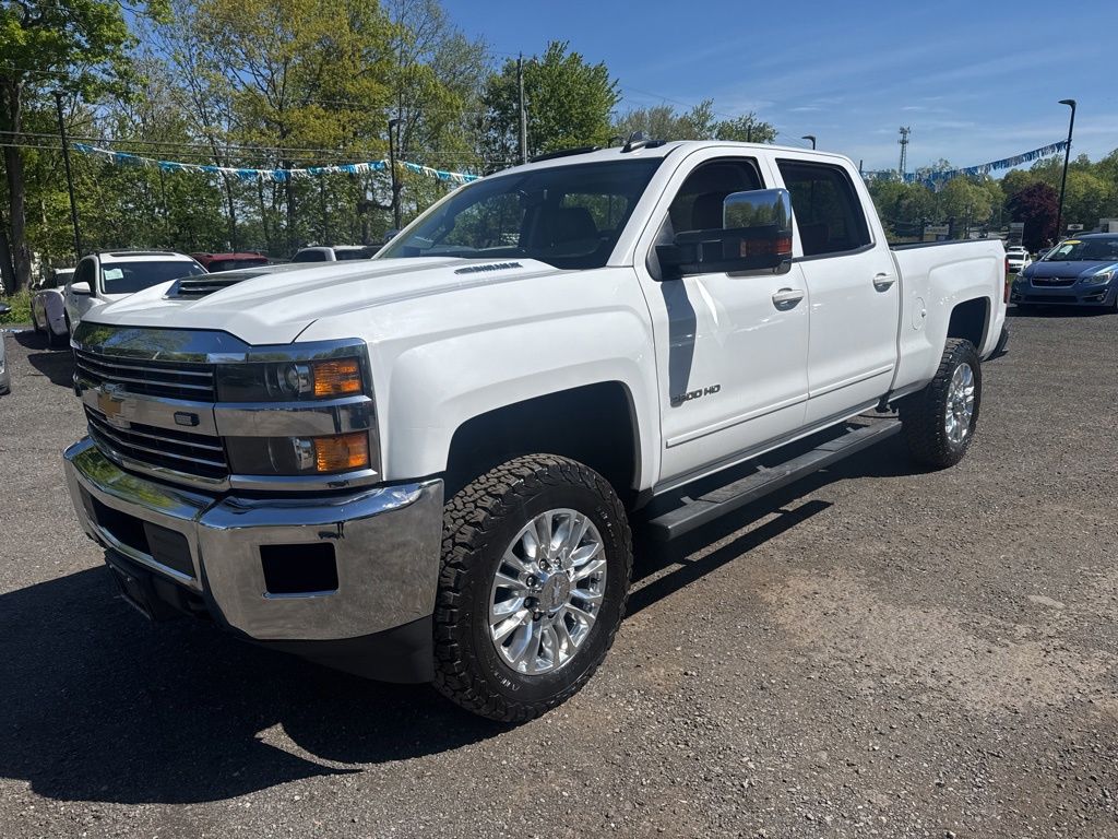 2017 Chevrolet Silverado HD LT 4WD Crew Cab Standard Box's photo