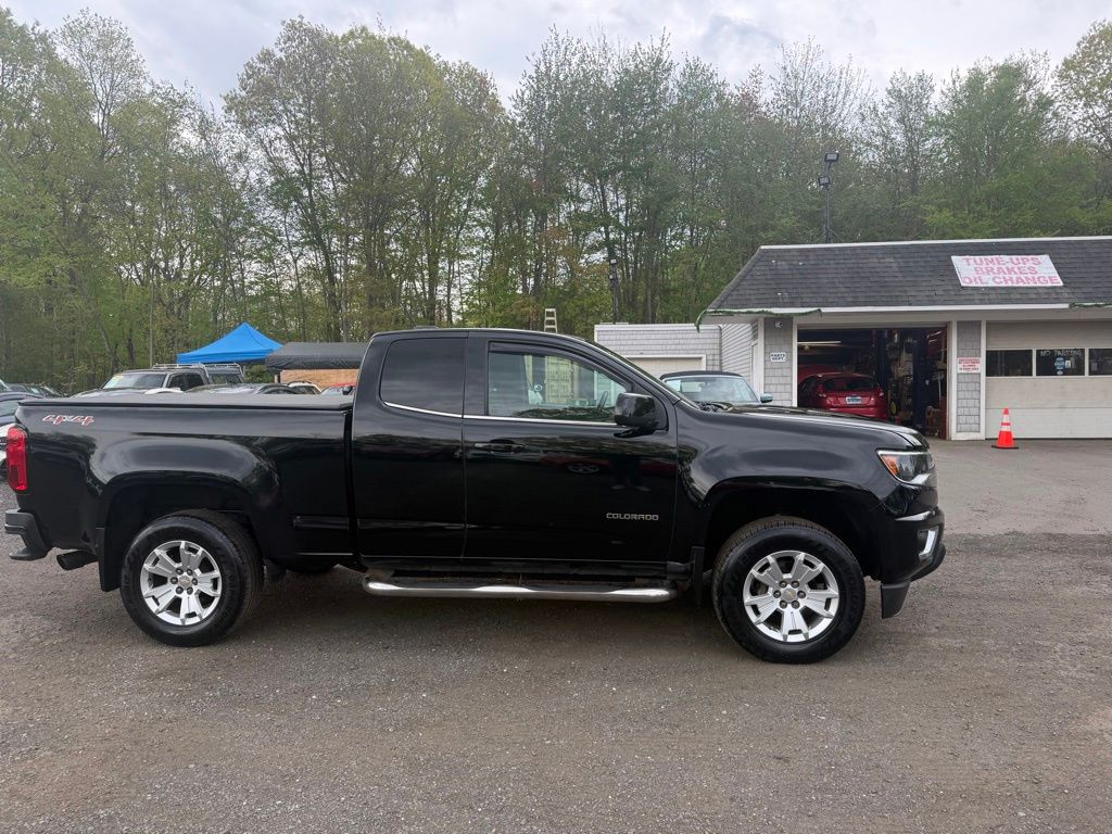 2015 Chevrolet Colorado view 4
