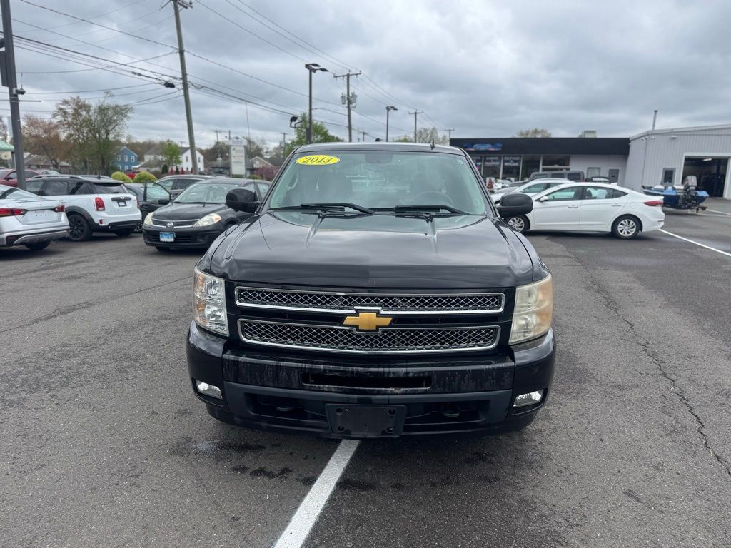 2013 Chevrolet Silverado 1500 view 2