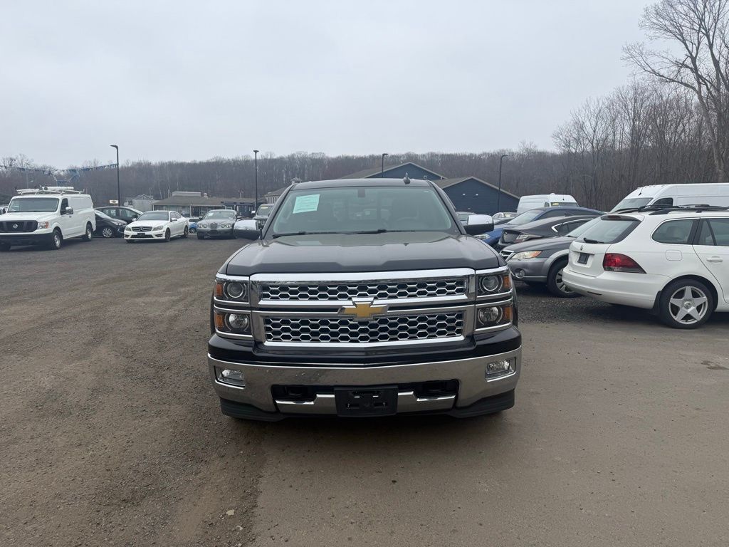 2015 Chevrolet Silverado 1500 view 2
