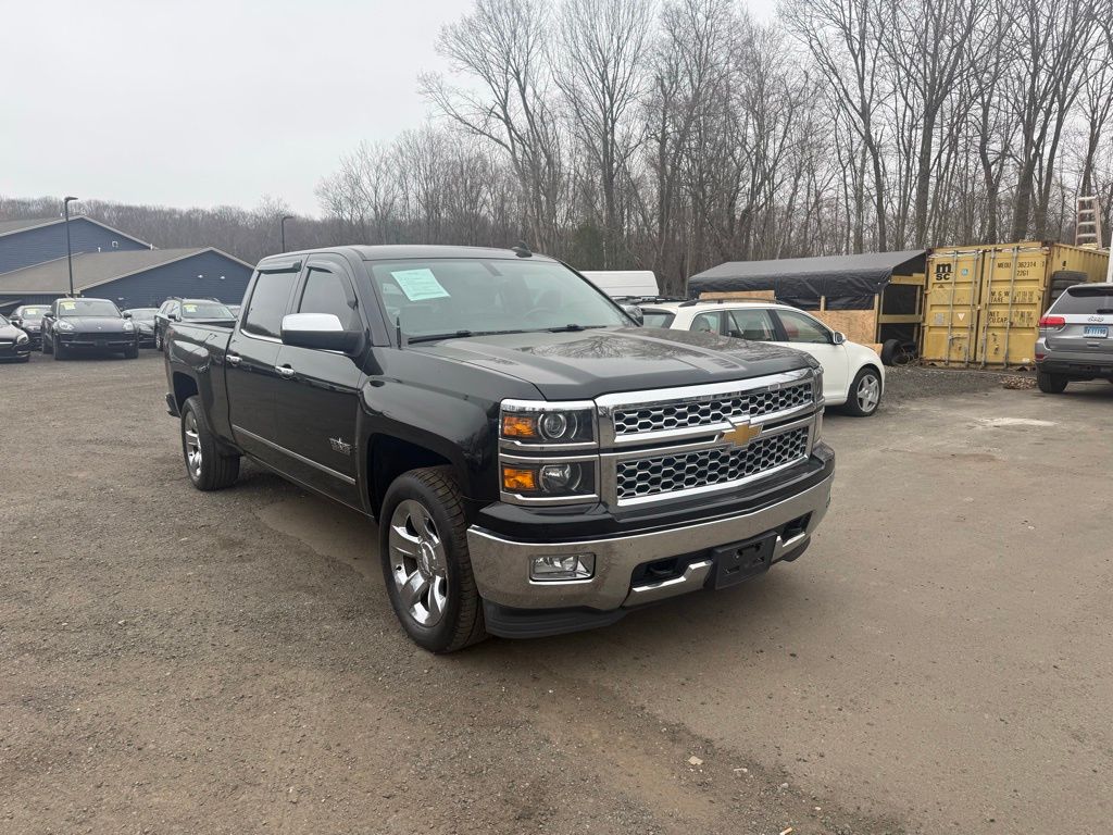 2015 Chevrolet Silverado 1500 view 3