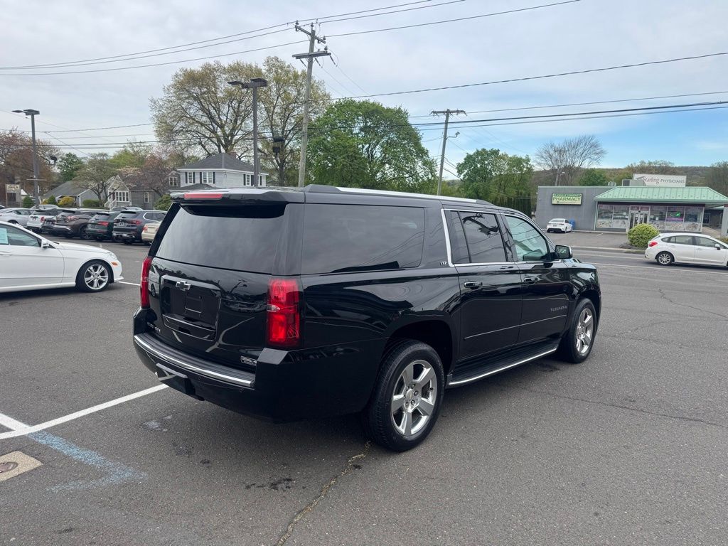 2016 Chevrolet Suburban view 5