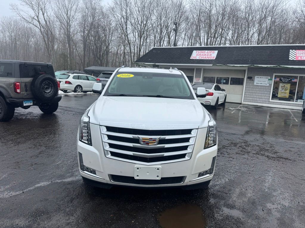 2016 Cadillac Escalade view 2