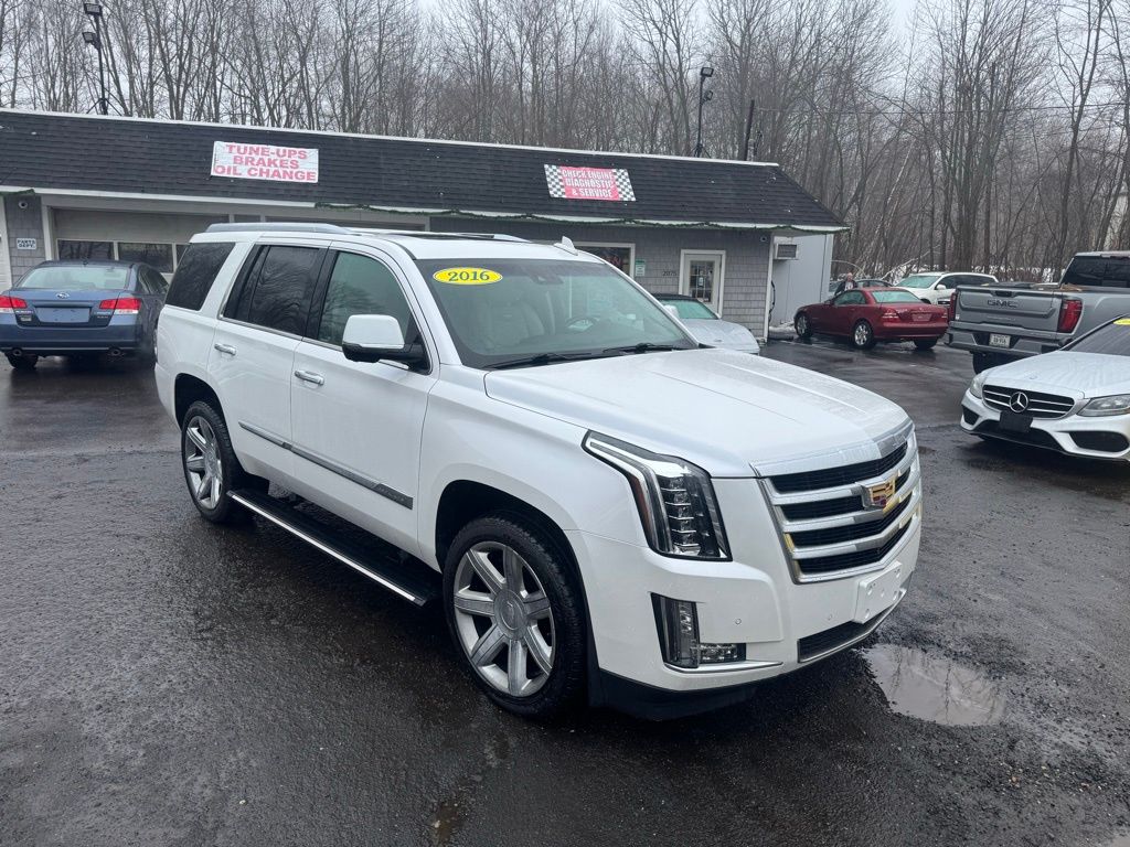 2016 Cadillac Escalade view 3