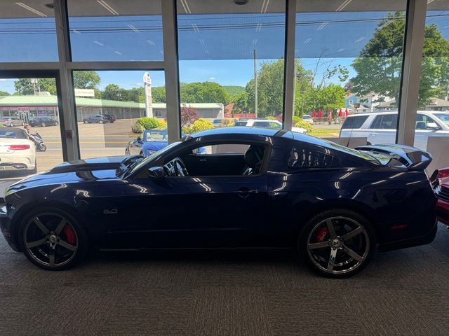 2012 Ford Mustang view 5