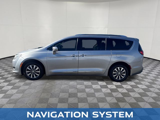 2020 Chrysler Pacifica view 2