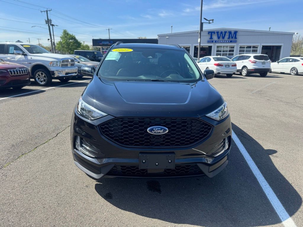 2022 Ford Edge view 2