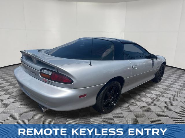 1999 Chevrolet Camaro view 5