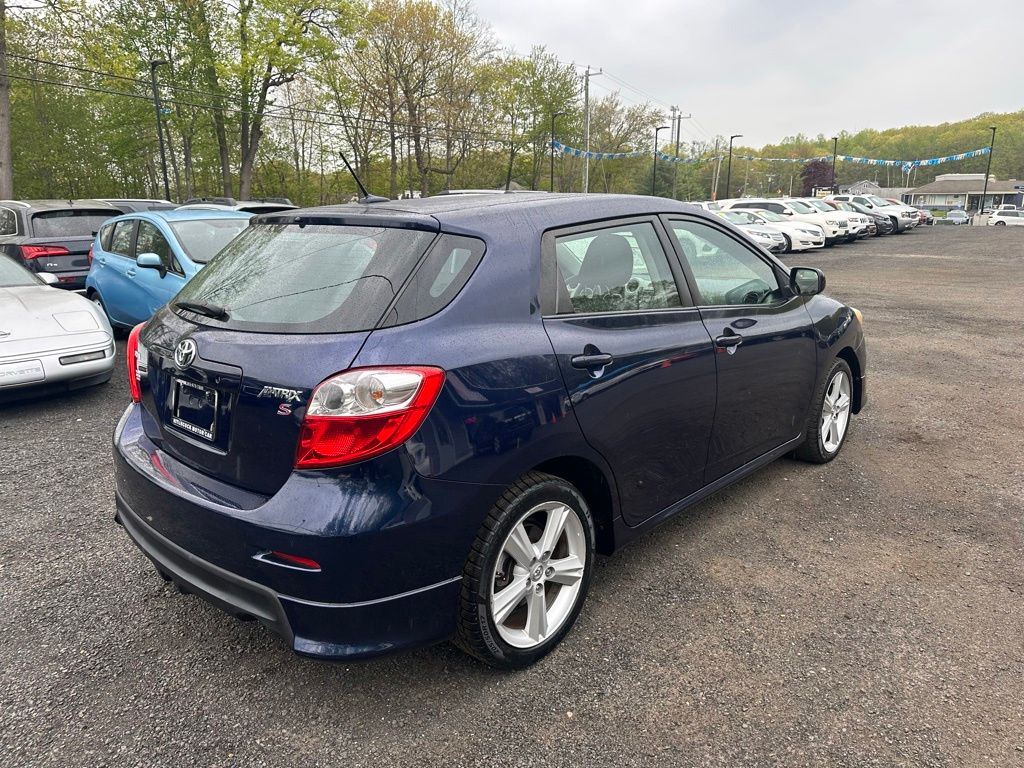 2009 Toyota Matrix view 3