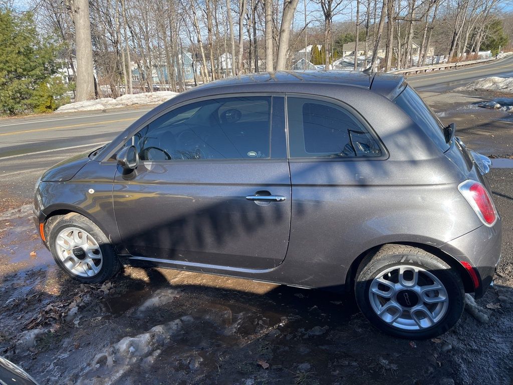 2015 Fiat 500 view 2
