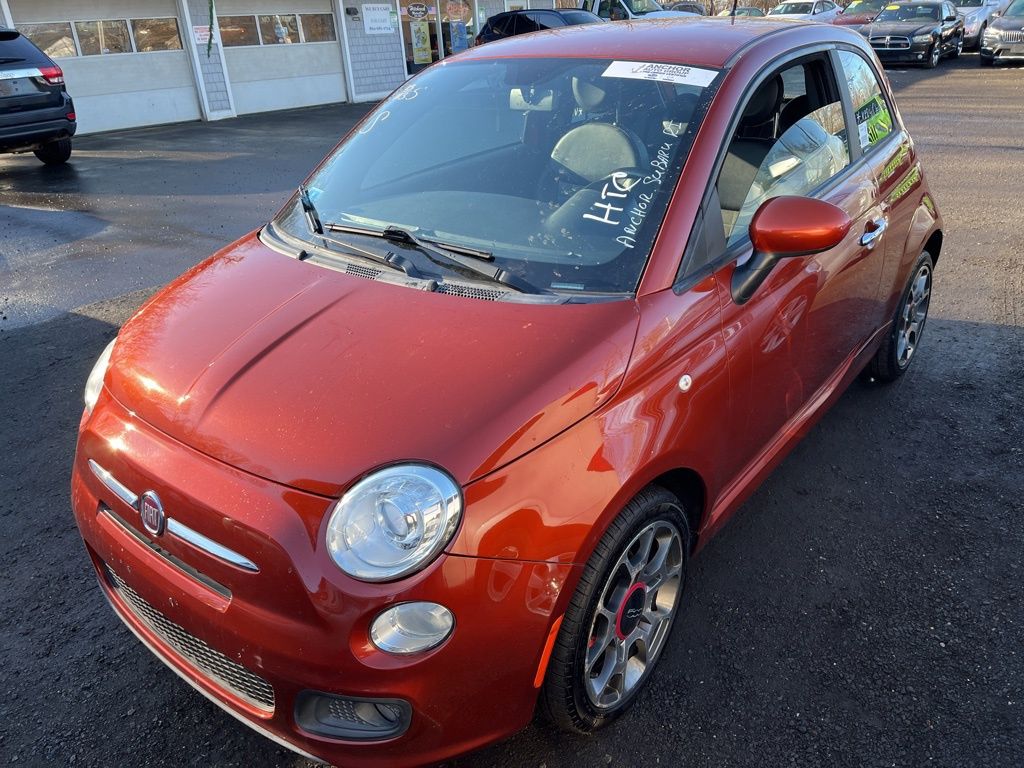 2013 Fiat 500 view 3