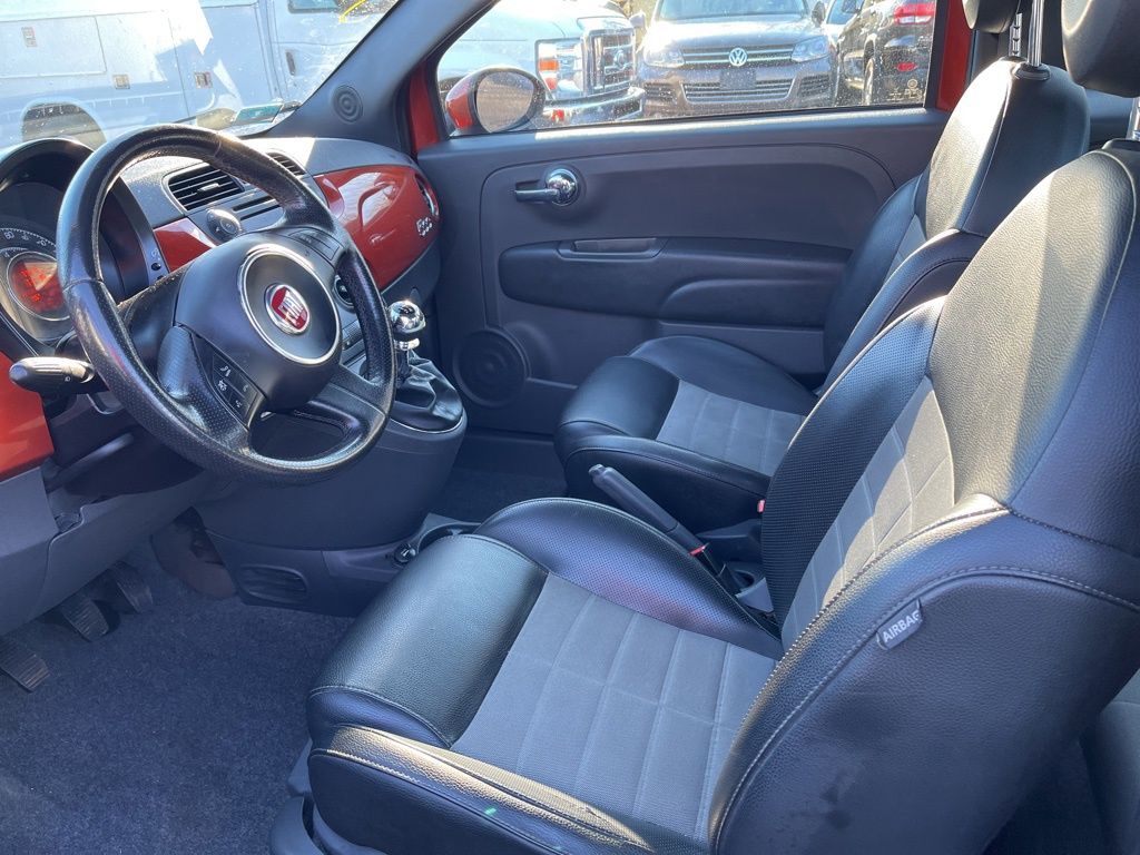 2013 Fiat 500 view 4
