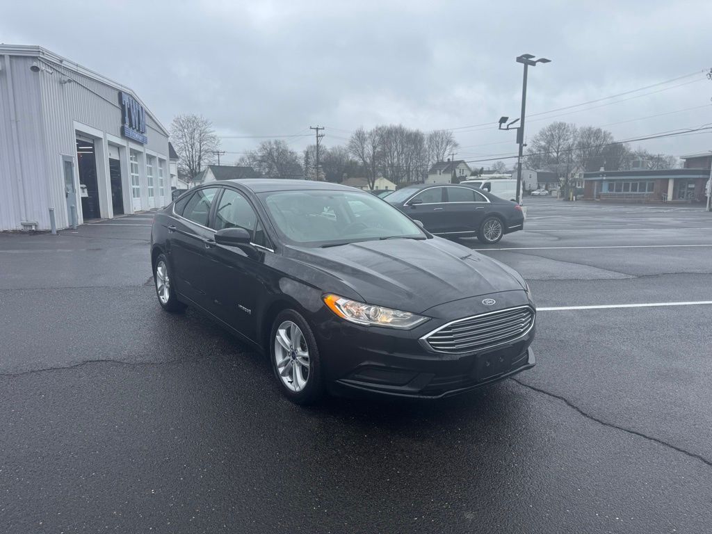 2018 Ford Fusion Hybrid view 3