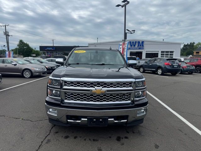 2015 Chevrolet Silverado 1500 view 2