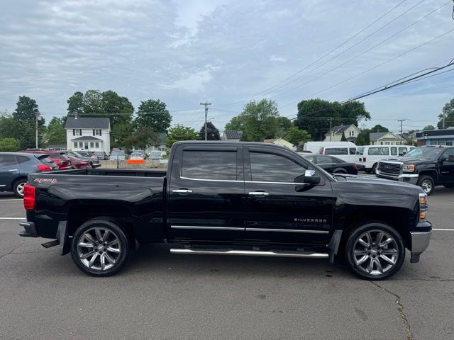 2015 Chevrolet Silverado 1500 view 4