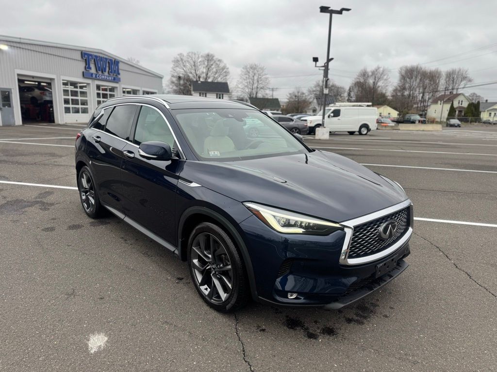 2019 INFINITI QX50 view 3