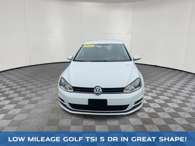 2016 Volkswagen Golf view 2