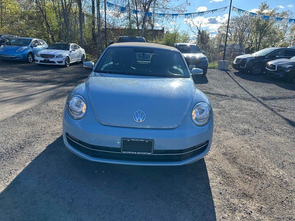 2013 Volkswagen Beetle view 2