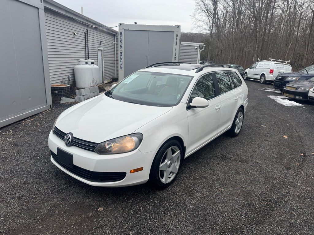 2014 Volkswagen Jetta SportWagen view 3