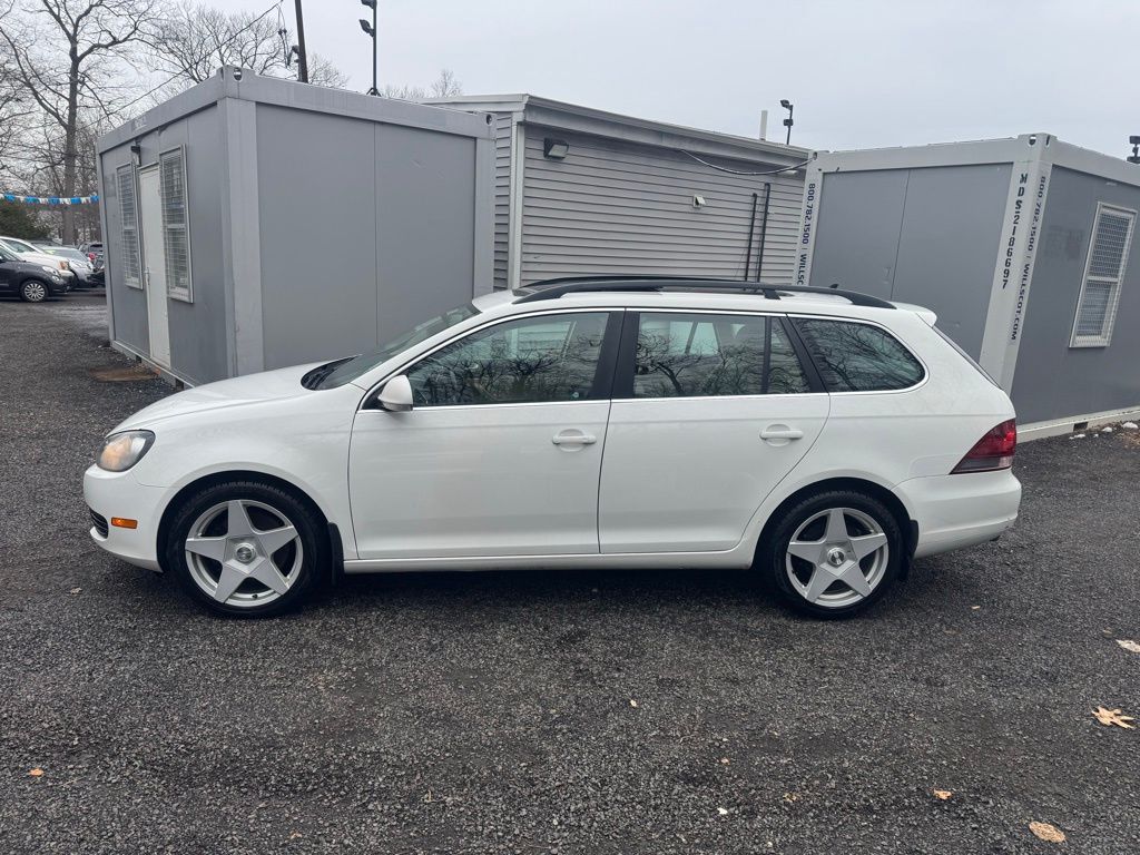 2014 Volkswagen Jetta SportWagen view 4