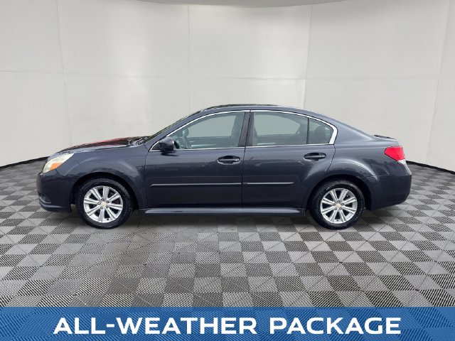 2011 Subaru Legacy view 3