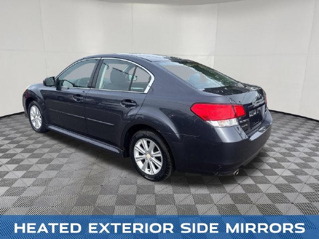 2011 Subaru Legacy view 4