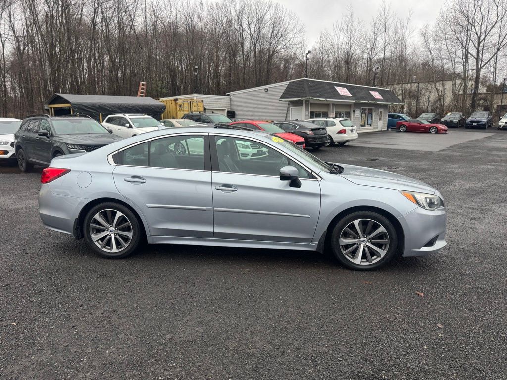 2016 Subaru Legacy view 4