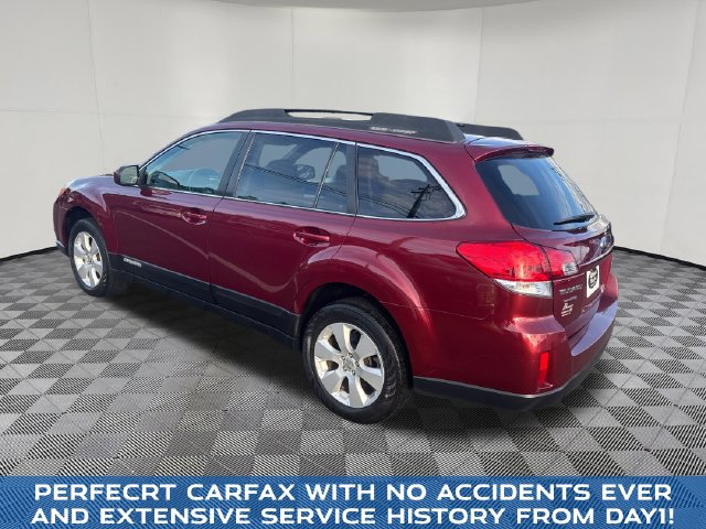 2011 Subaru Outback view 4