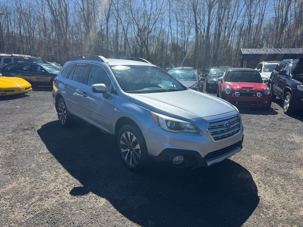2016 Subaru Outback view 3