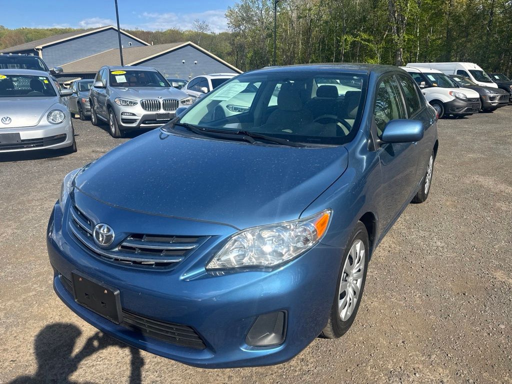 2013 Toyota Corolla view 2