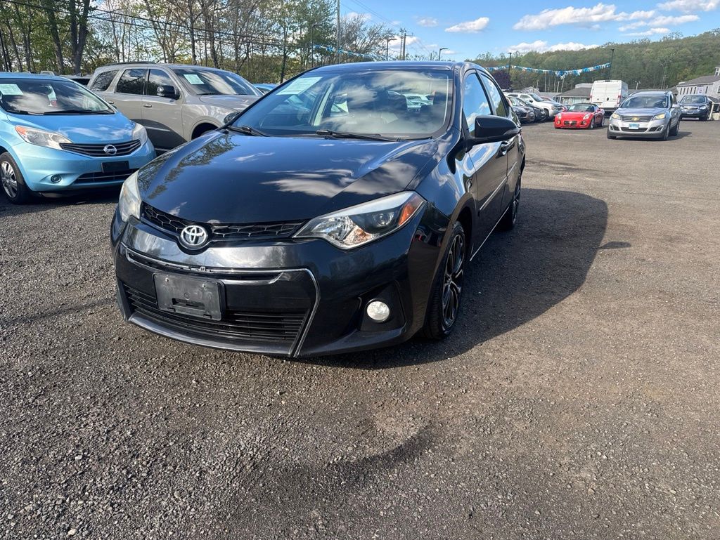2014 Toyota Corolla view 2