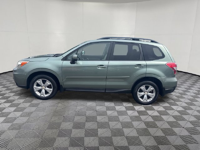2015 Subaru Forester view 3