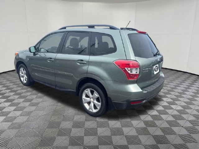 2015 Subaru Forester view 4