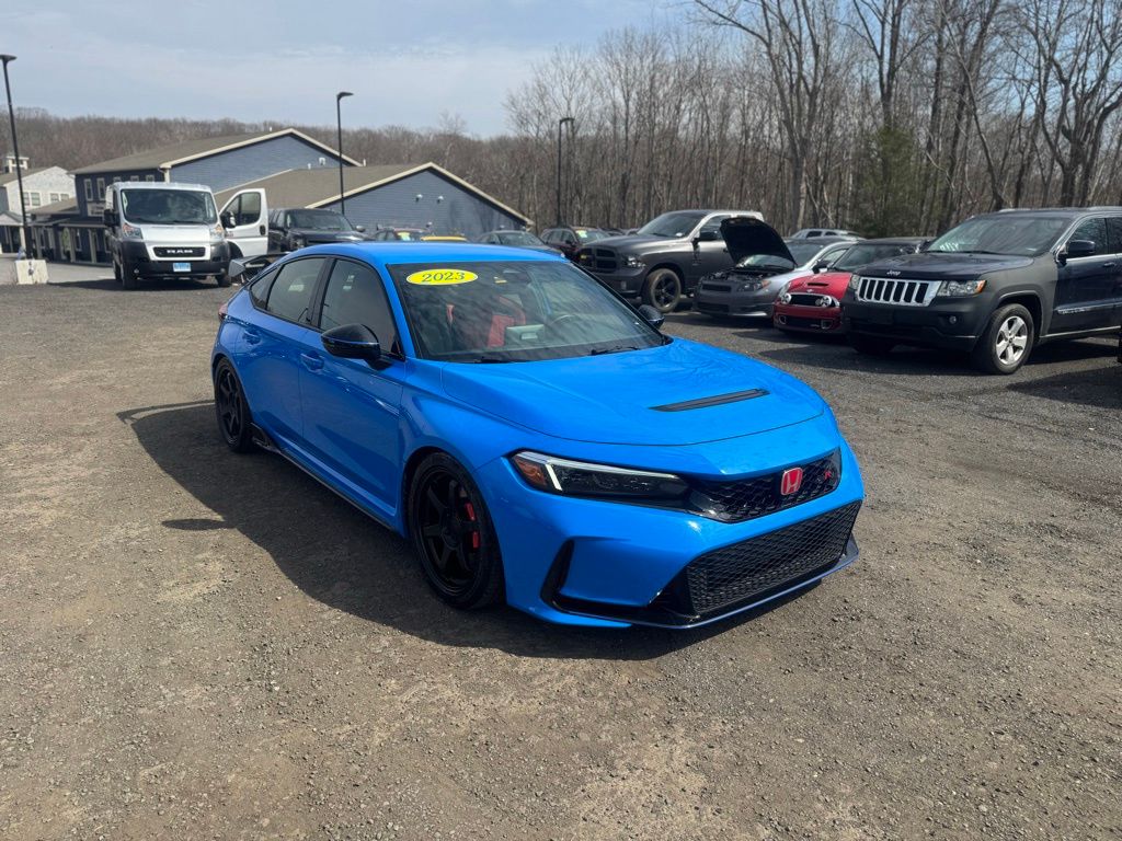 2023 Honda Civic Type R view 3