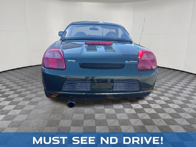 2000 Toyota MR2 Spyder view 4