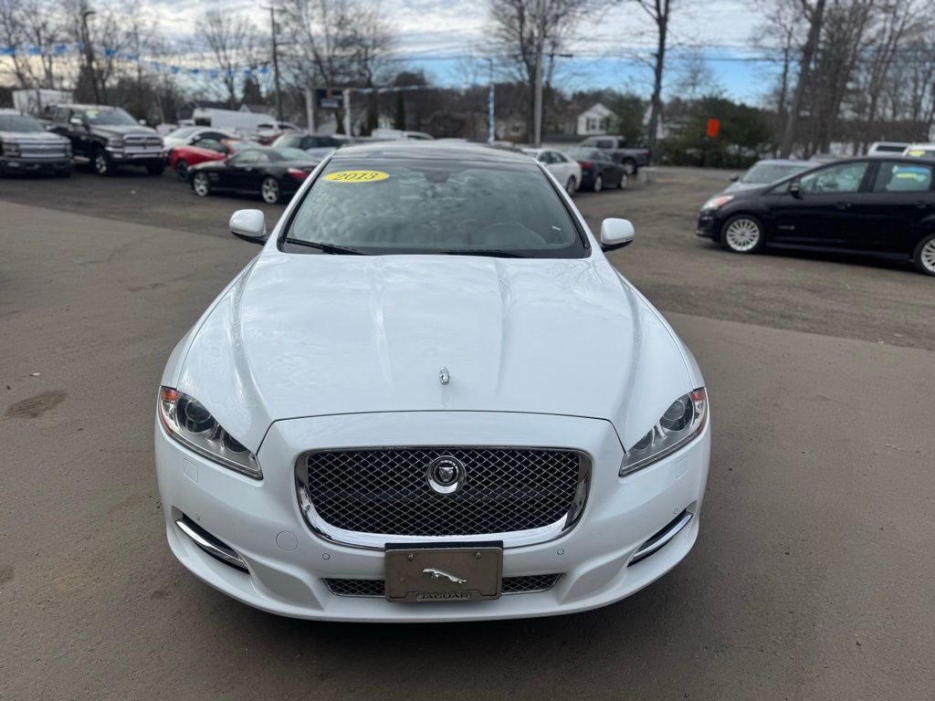 2013 Jaguar XJ view 2