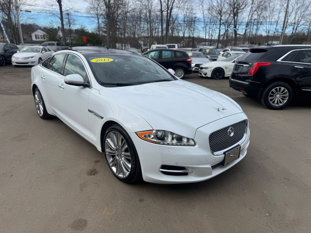 2013 Jaguar XJ view 3