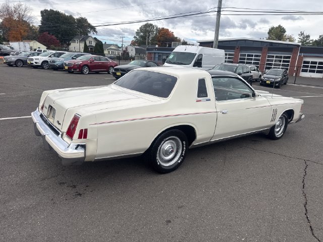 1979 Chrysler 300 view 5