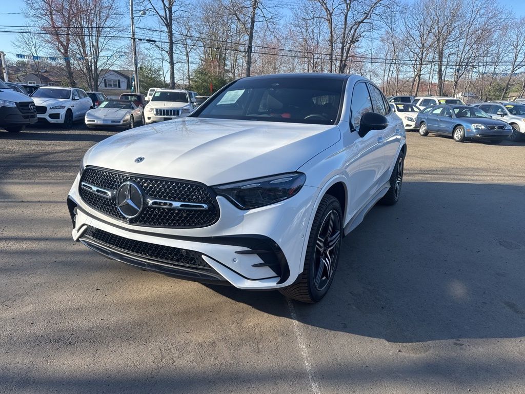 2024 Mercedes-Benz GLC view 2