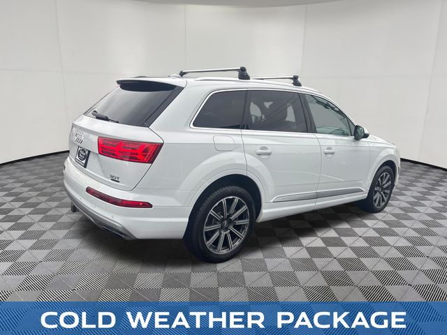 2017 Audi Q7 view 5