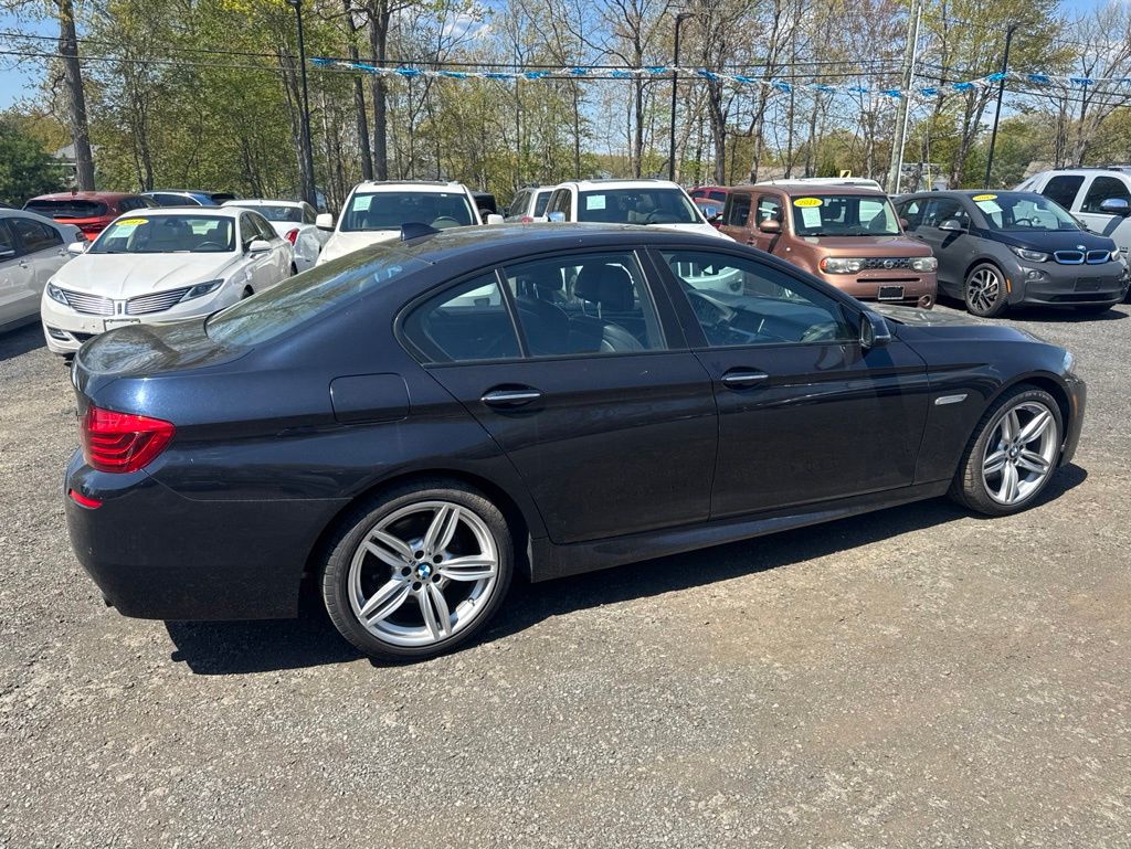2015 BMW 5 Series view 4