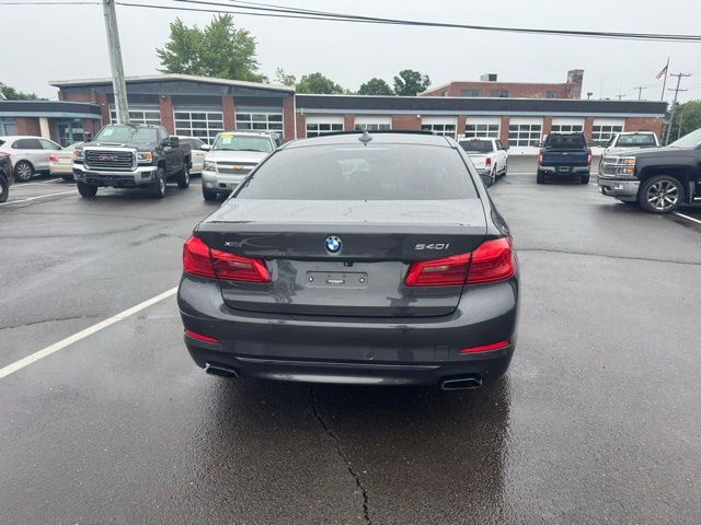 2017 BMW 5 Series view 5