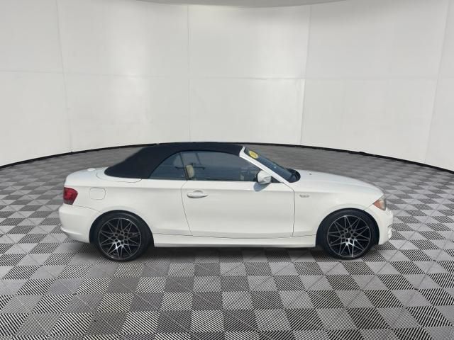 2013 BMW 1 Series view 4
