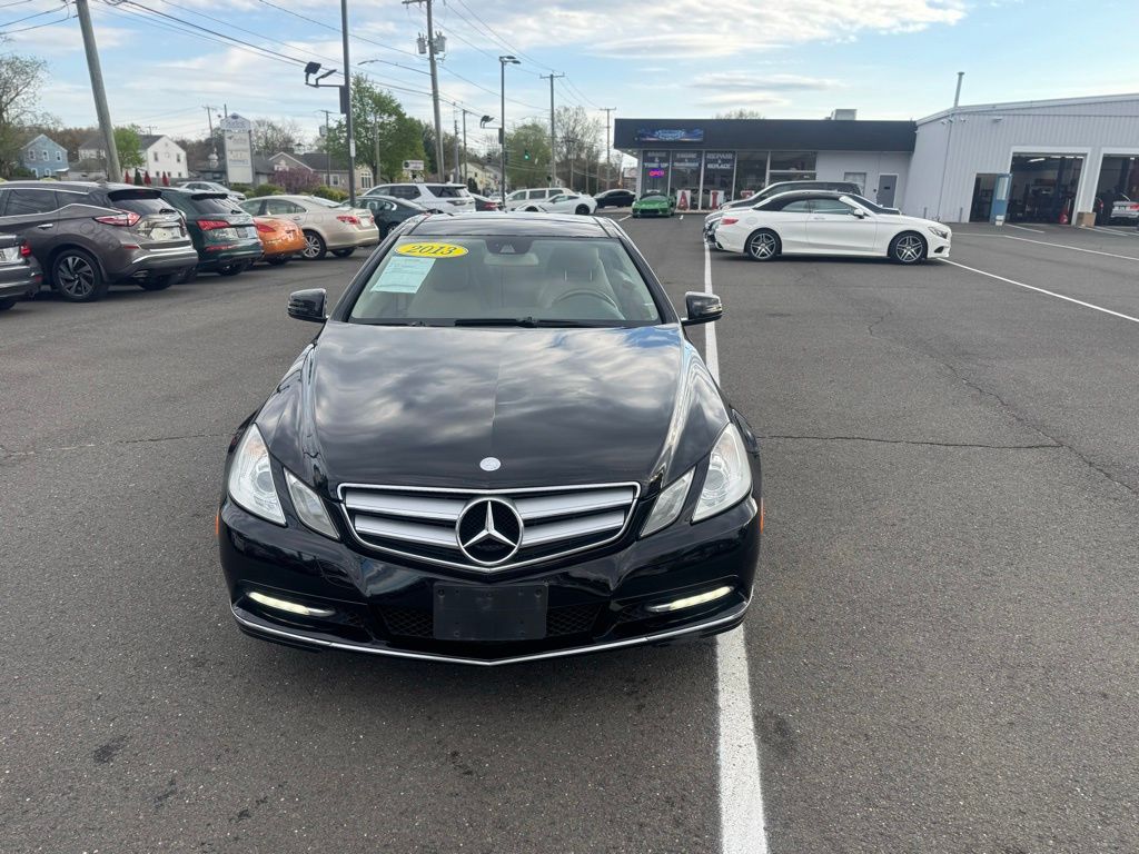 2013 Mercedes-Benz E-Class view 2