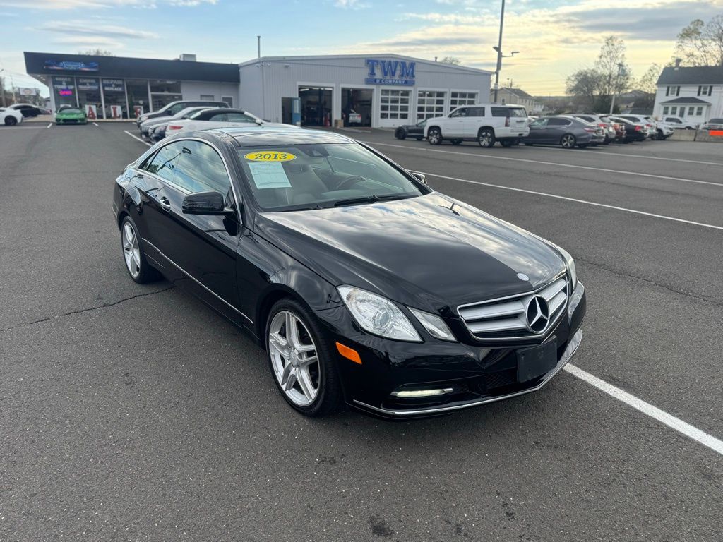 2013 Mercedes-Benz E-Class view 3
